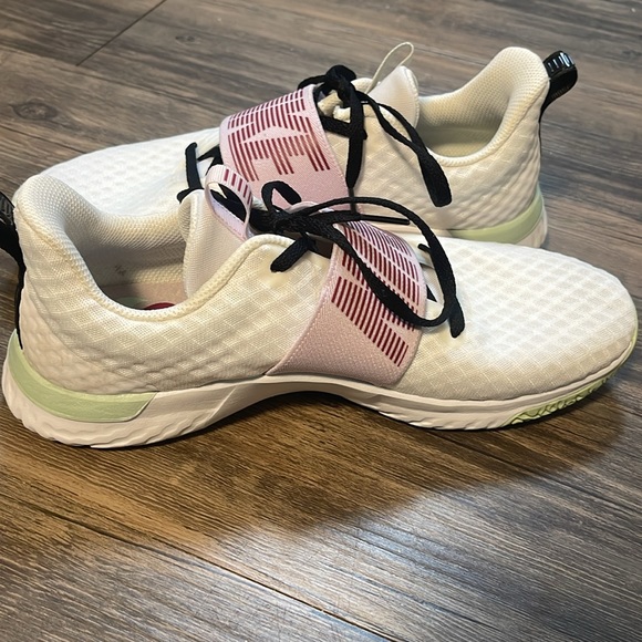 Nike Renew In Season Running Shoes - Picture 6 of 11